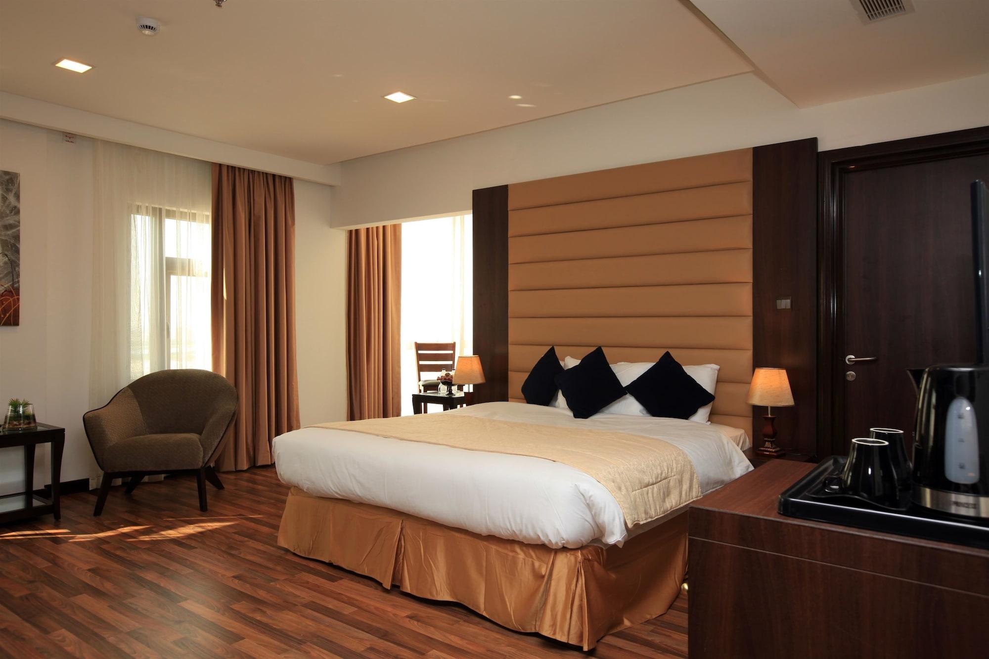 Golden Tulip Al Khobar Suites Экстерьер фото