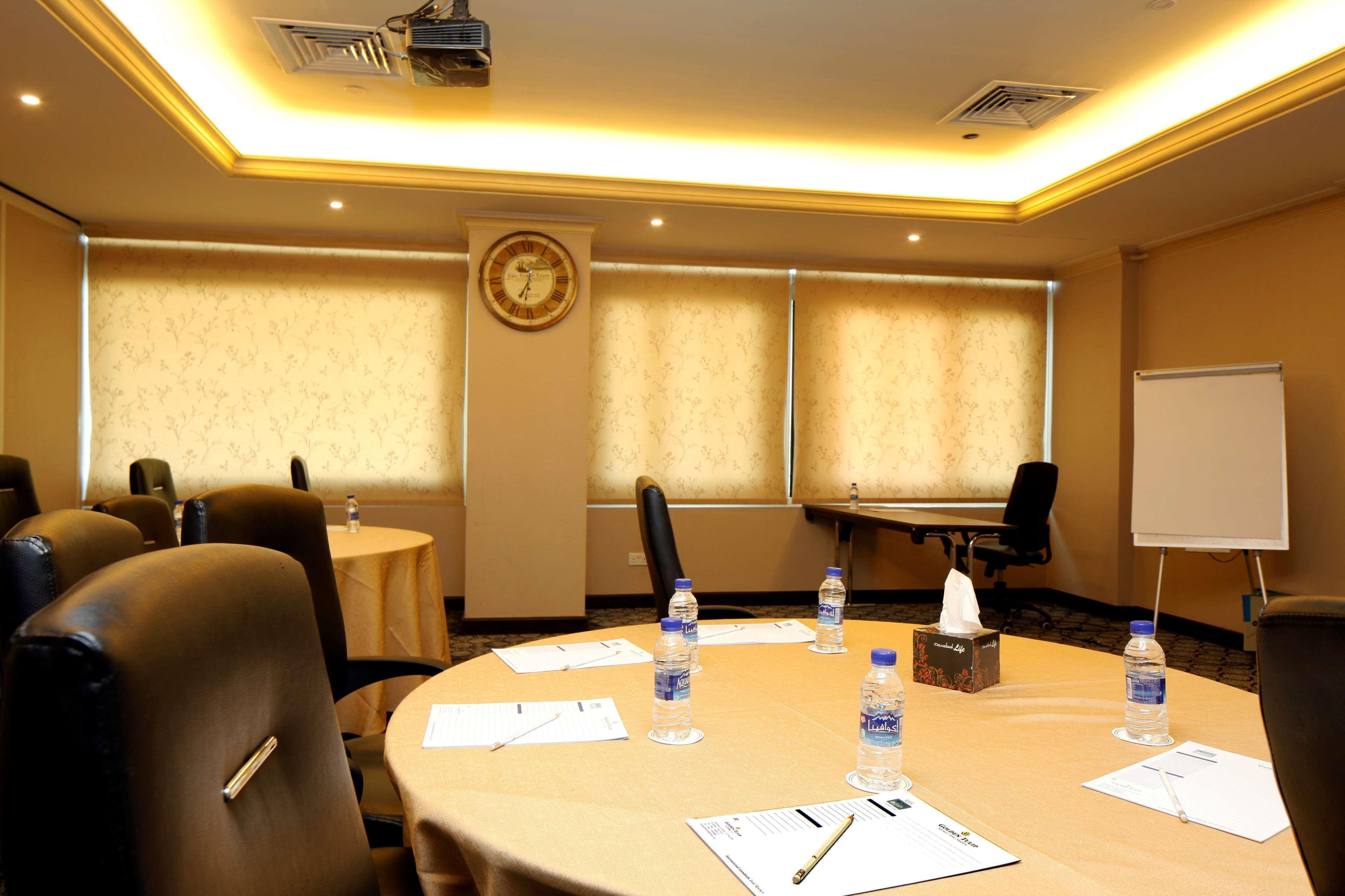 Golden Tulip Al Khobar Suites Экстерьер фото