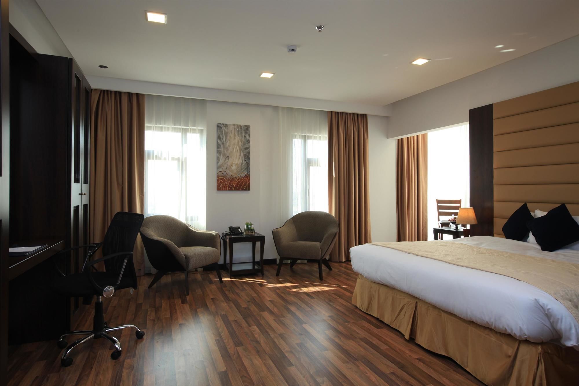 Golden Tulip Al Khobar Suites Экстерьер фото